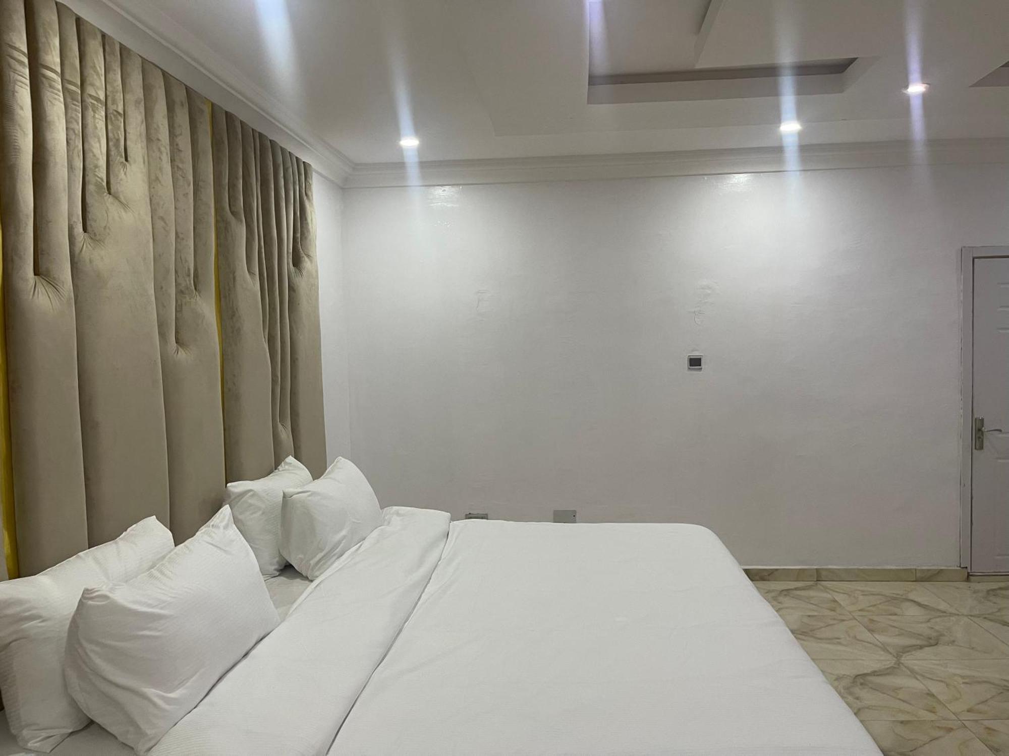 White Gold Hotel Ikeja Luaran gambar