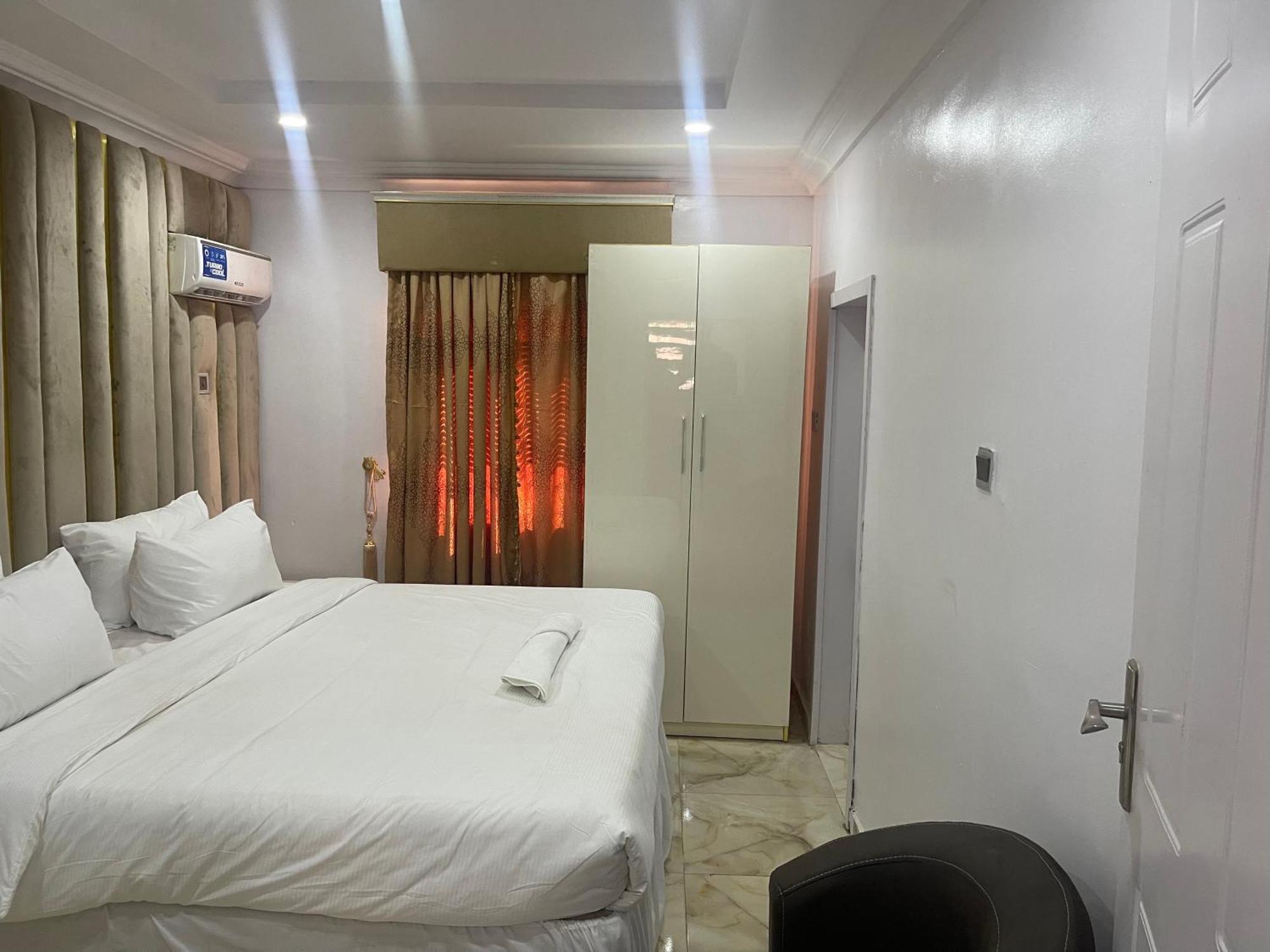 White Gold Hotel Ikeja Luaran gambar