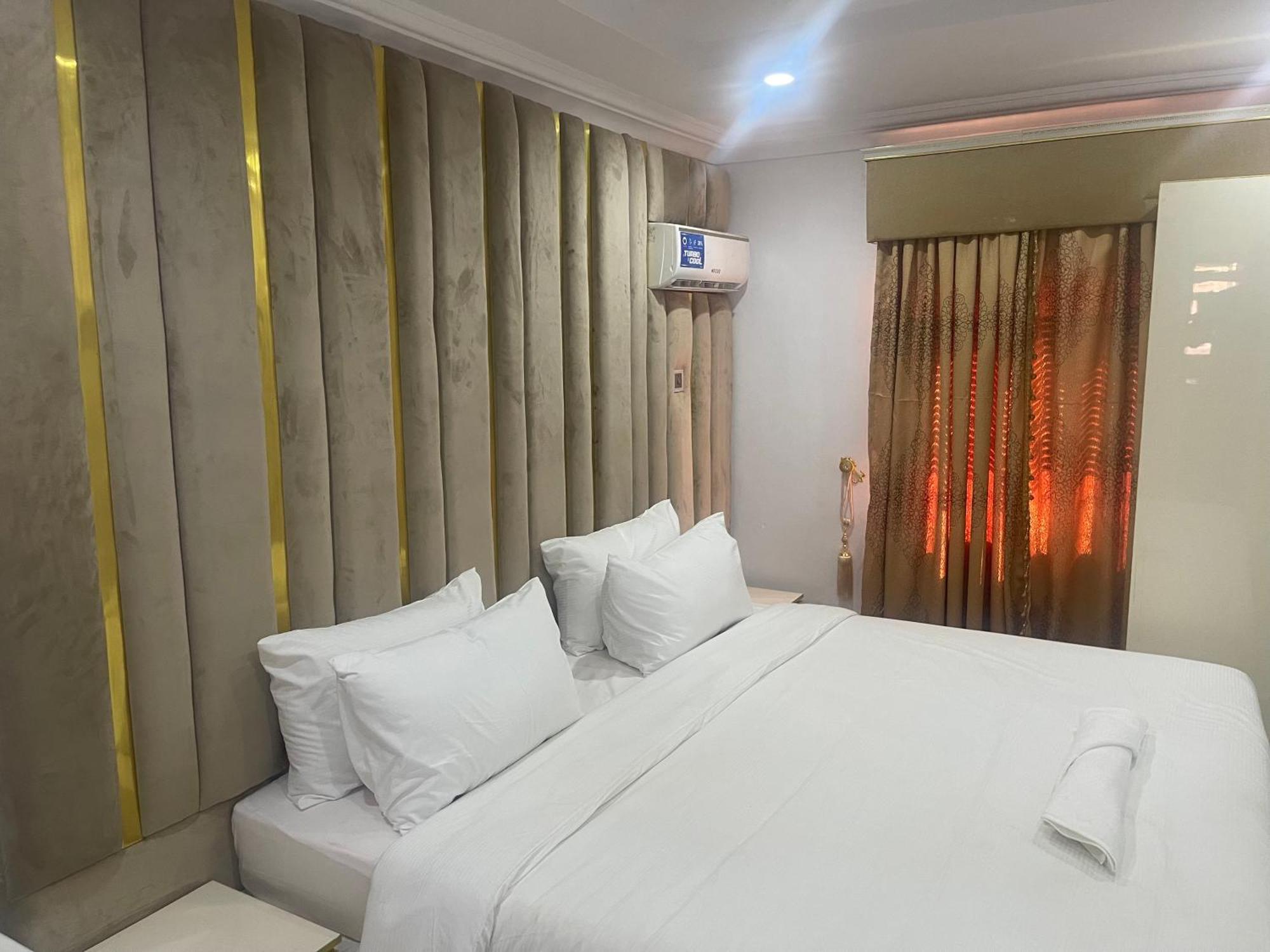 White Gold Hotel Ikeja Luaran gambar